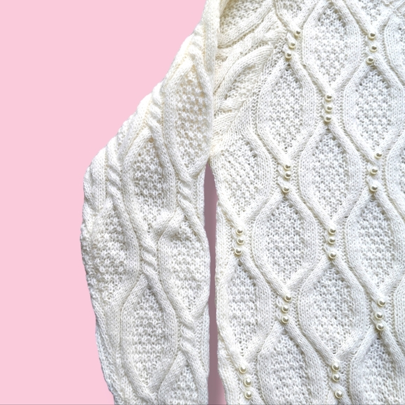 Solid Pearl Cable Knit Crewneck Sweater - Picture 8 of 14
